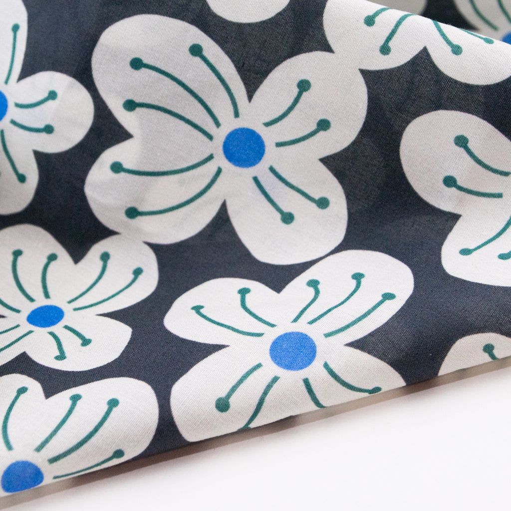 Jessica Nielsen - Cotton Lawn - Daisies