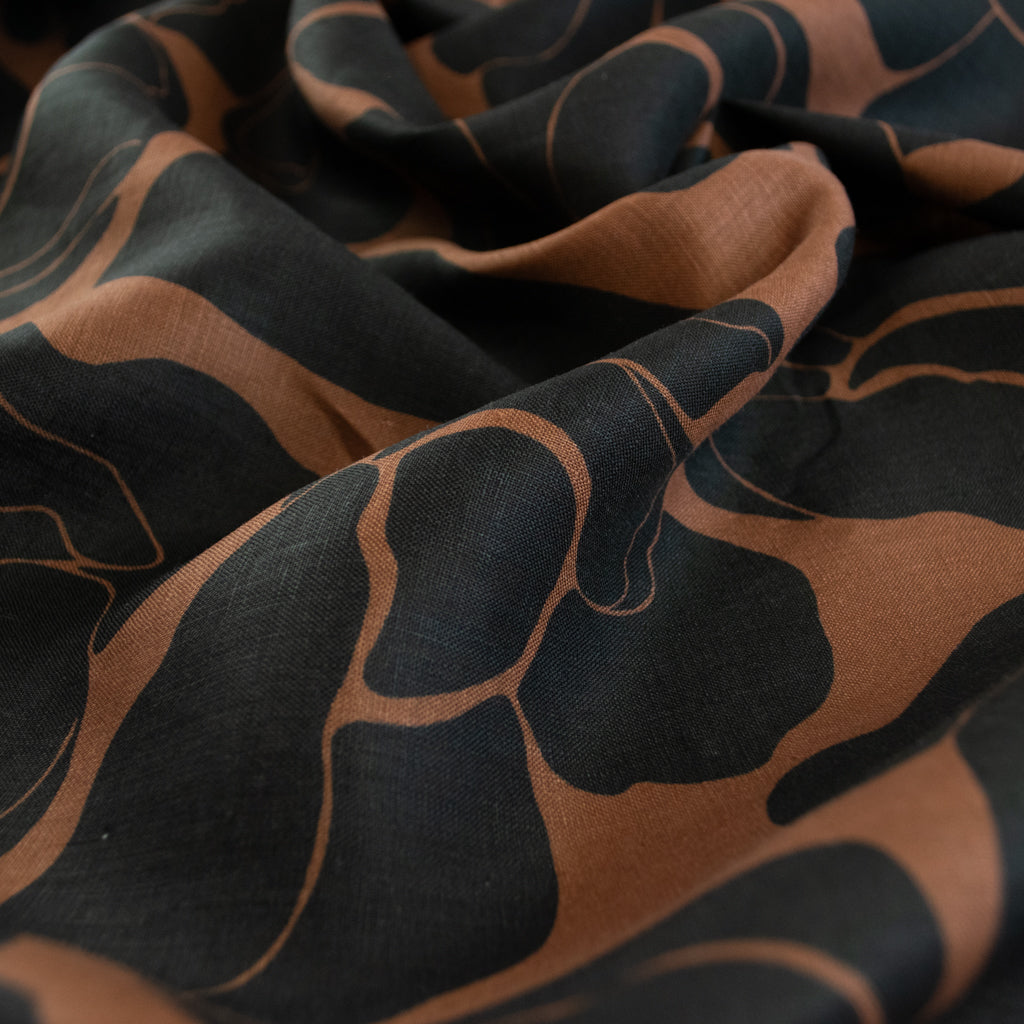 Johanna Ralph | Bold Botanica Mocha | Linen