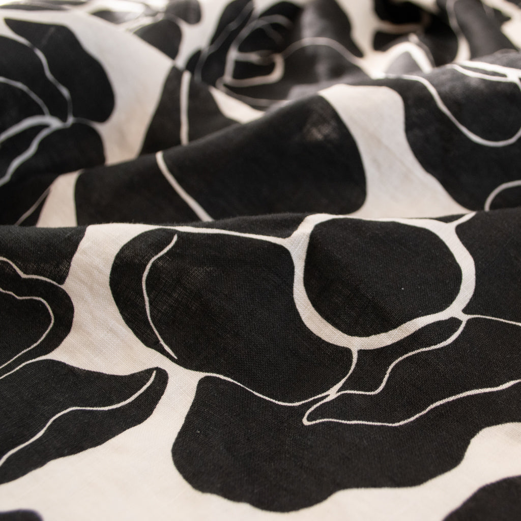 Johanna Ralph | Bold Botanica Black | Linen