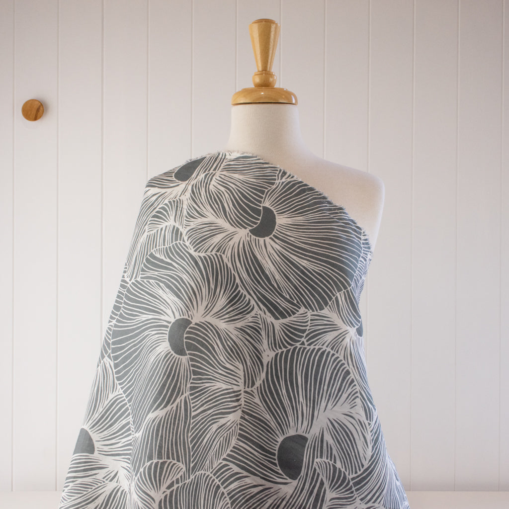 Johanna Ralph | Silent Bloom | Linen