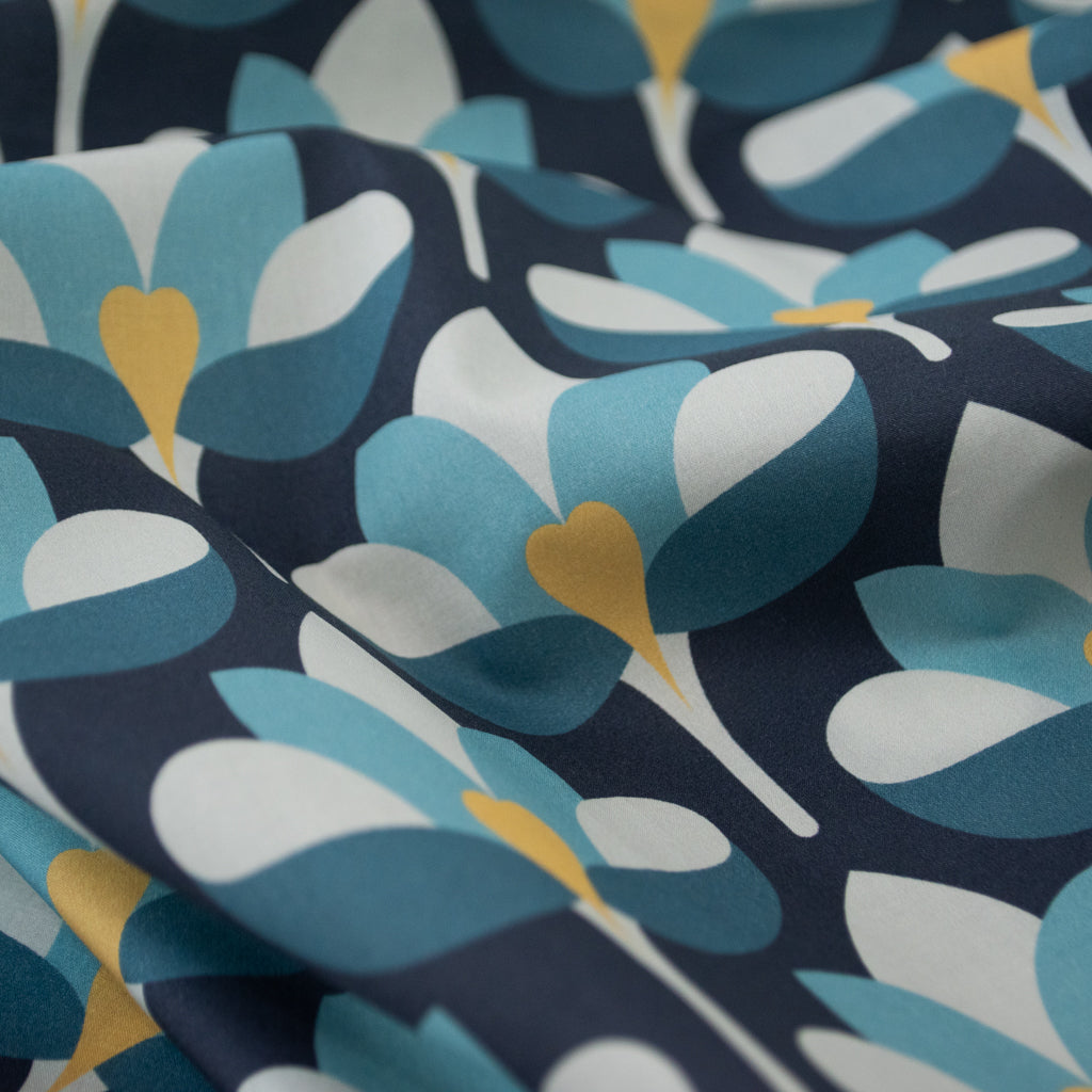 RouCouCou - Cotton Lawn - Retro Lillies