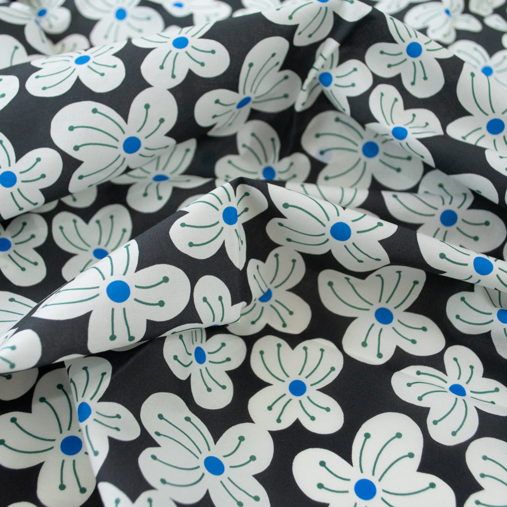 Jessica Nielsen - Cotton Lawn - Daisies