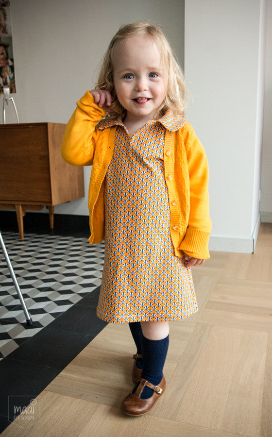 A simple retro dress for a cute little girl