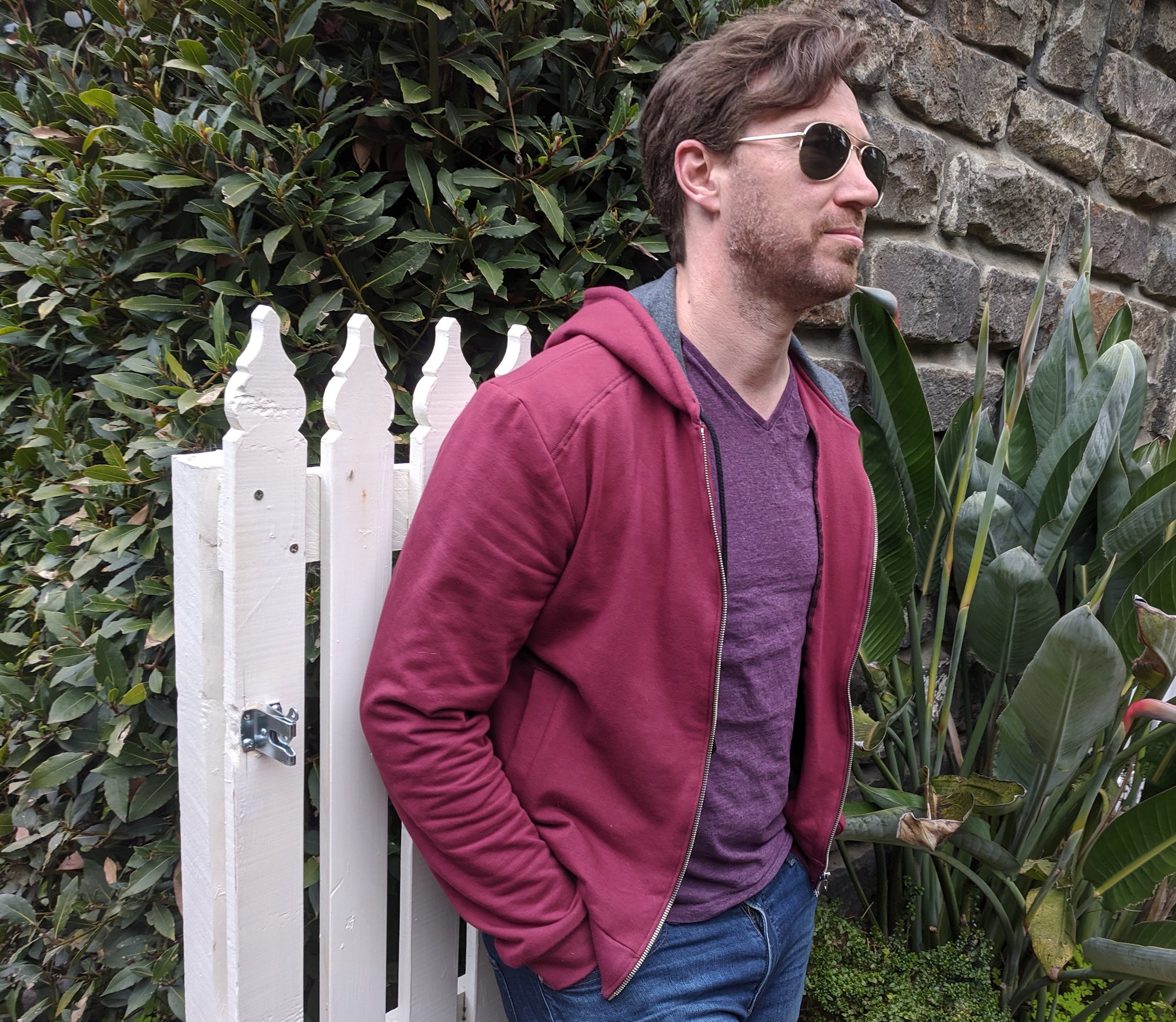 Men's zippered hoodie jacket in maroon sweater knit and ribbing
