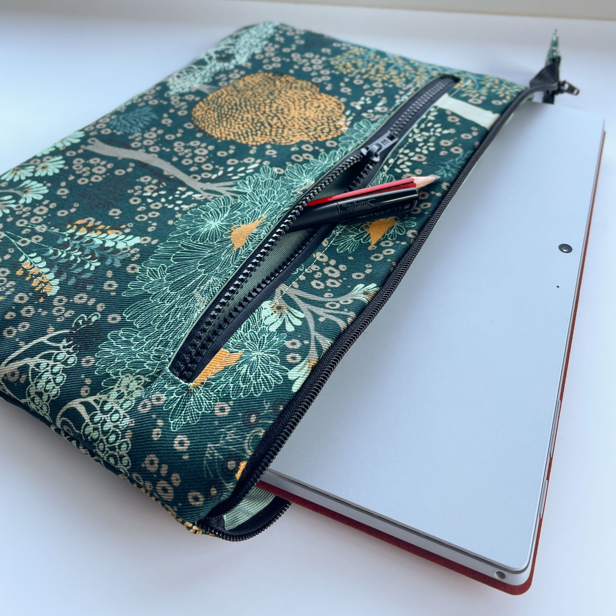 How to sew an easy laptop pouch
