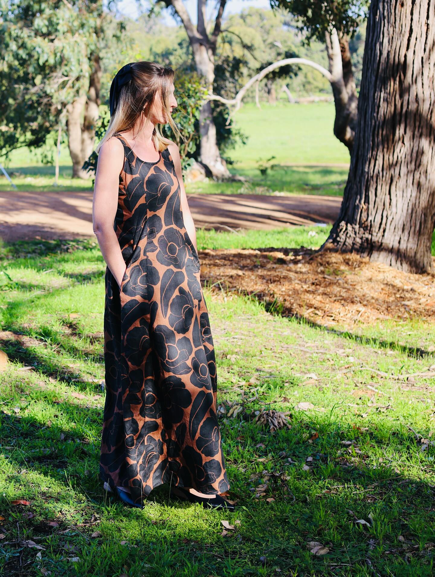 Johanna Ralph | Bold Botanica Mocha | Linen - 175cm piece