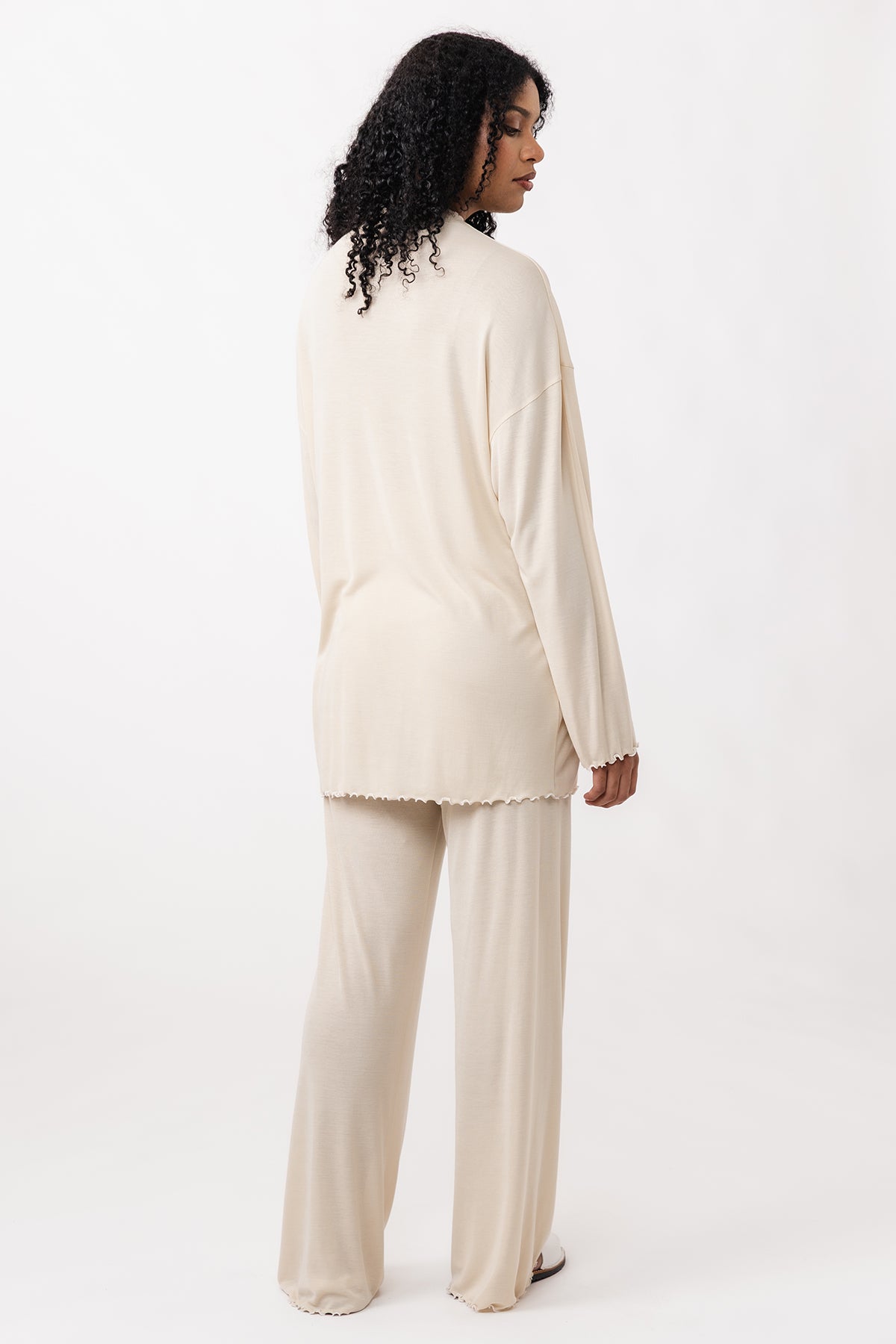 OLO funnel neck &amp; V-neck tee