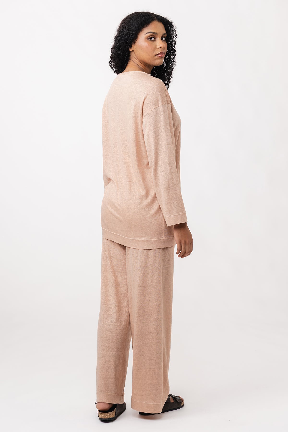 OLO funnel neck &amp; V-neck tee