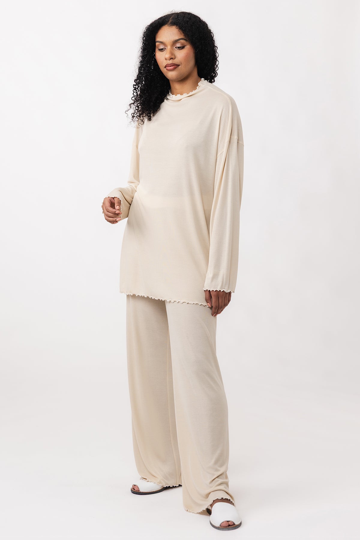 OLO funnel neck &amp; V-neck tee