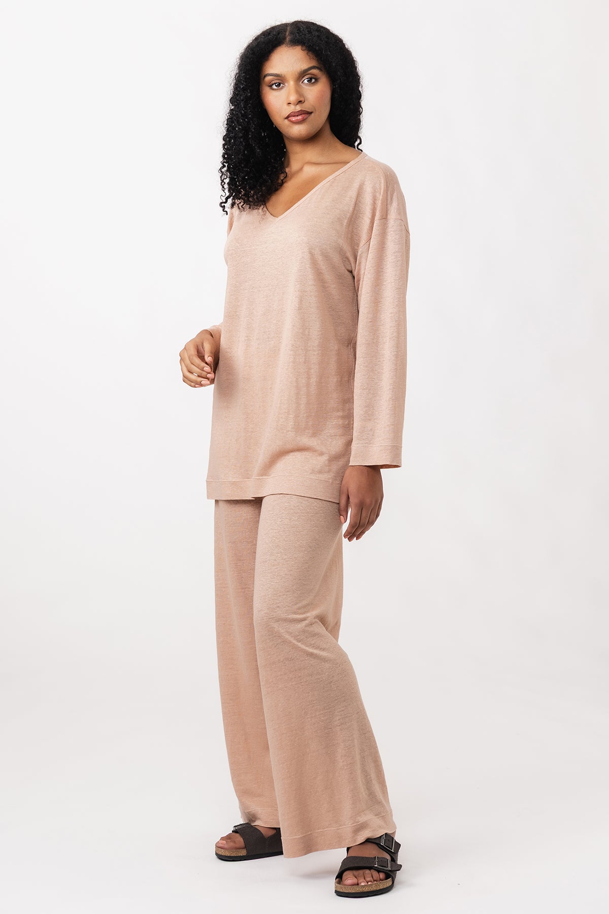 OLO funnel neck &amp; V-neck tee