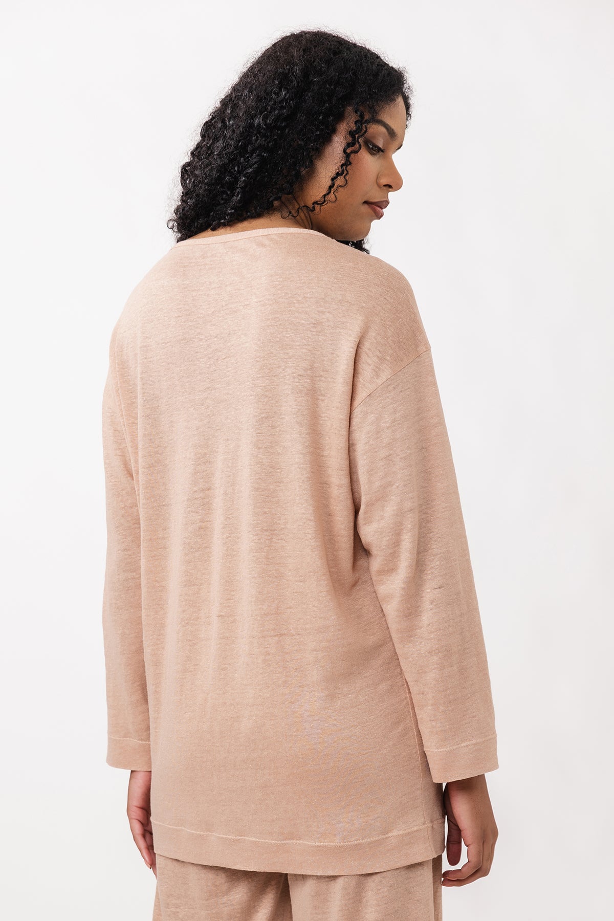 OLO funnel neck &amp; V-neck tee