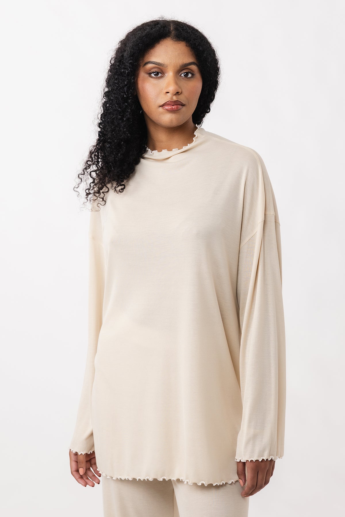 OLO funnel neck &amp; V-neck tee
