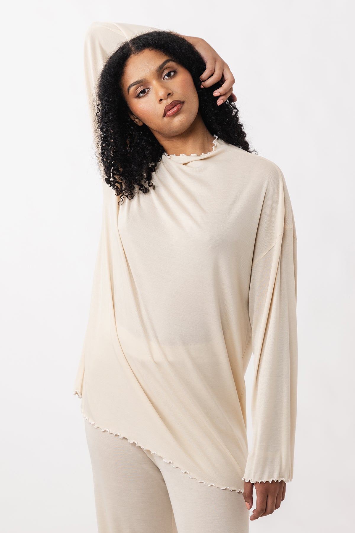OLO funnel neck &amp; V-neck tee