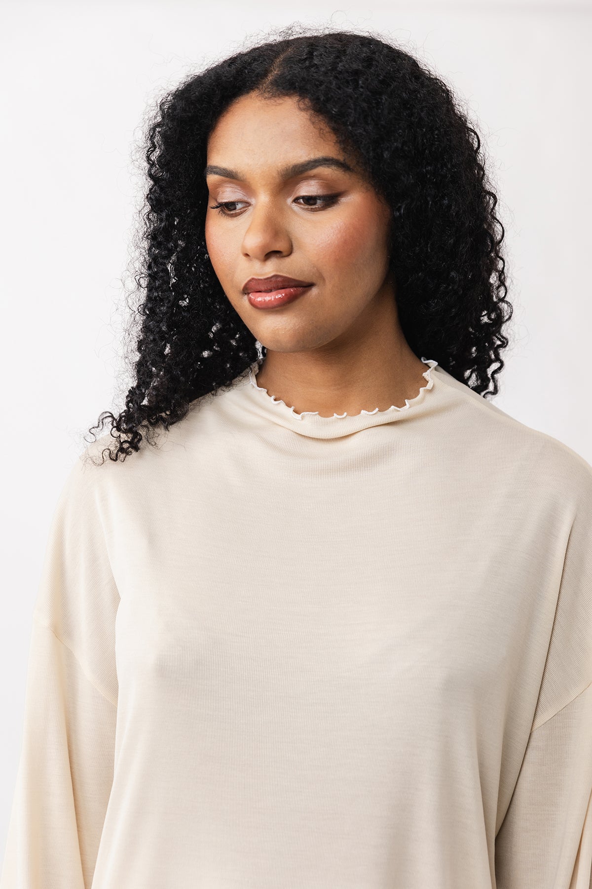 OLO funnel neck &amp; V-neck tee