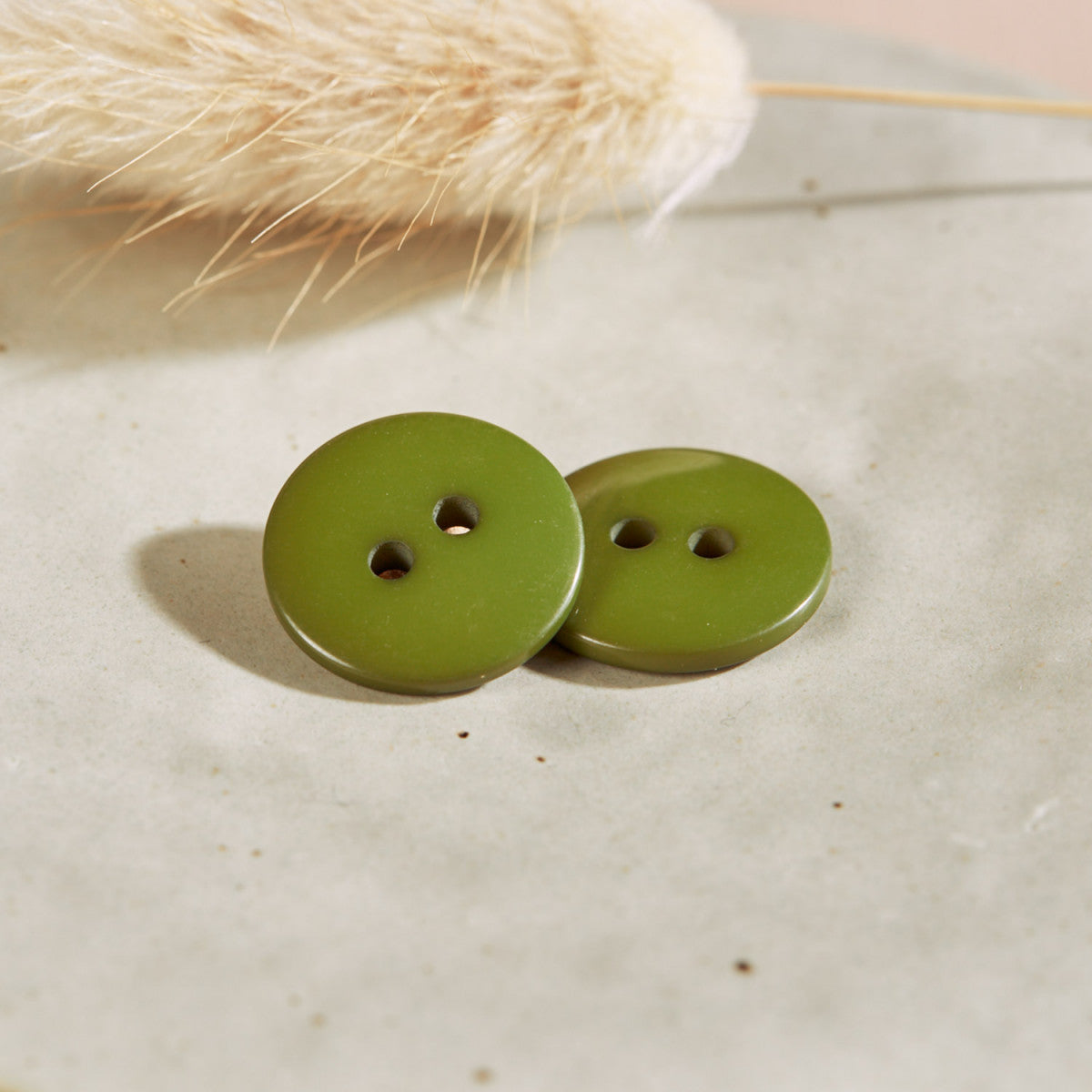 Atelier Brunette - Classic Shine Buttons - Matcha Leaf