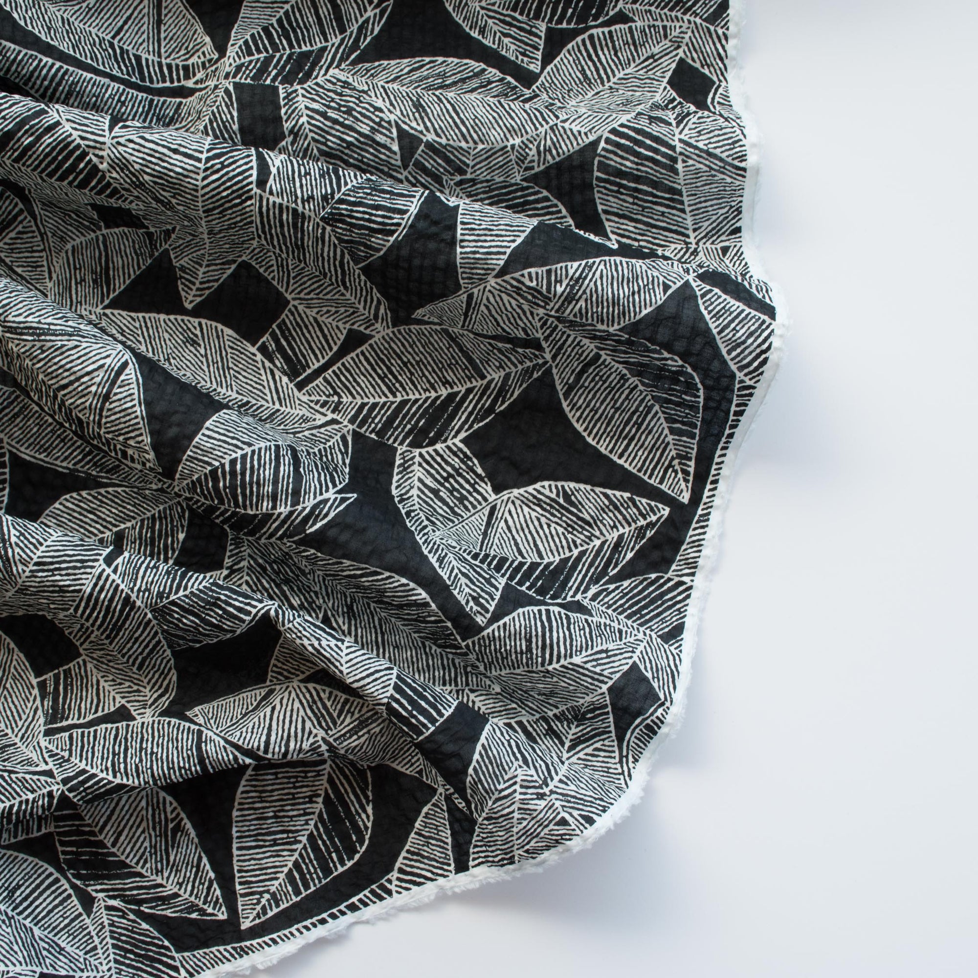 Japanese Crinkle Cotton - Wilderness - Monochrome - MaaiDesign
